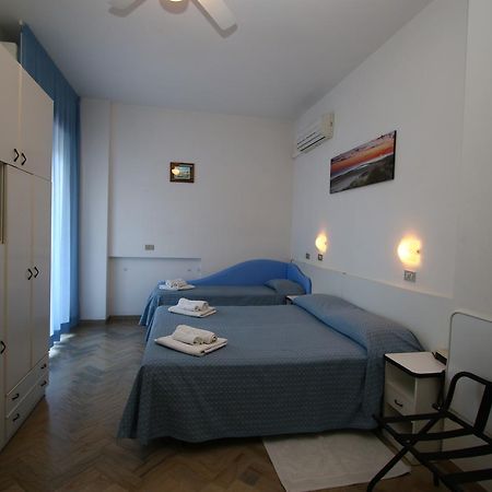 Hotel Tre Assi Rimini Exterior foto