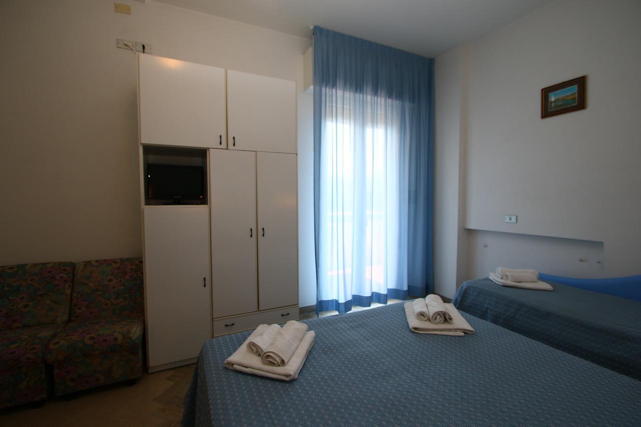 Hotel Tre Assi Rimini Exterior foto